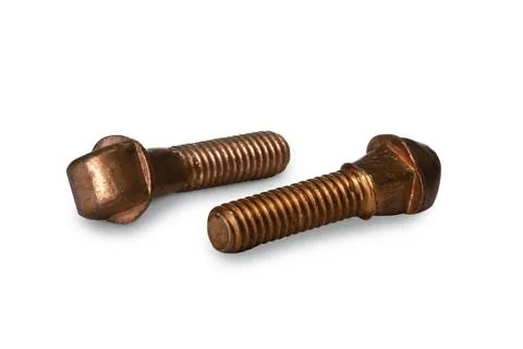 Tornillos de cobre de cabeza cuadrada fabricados por FP